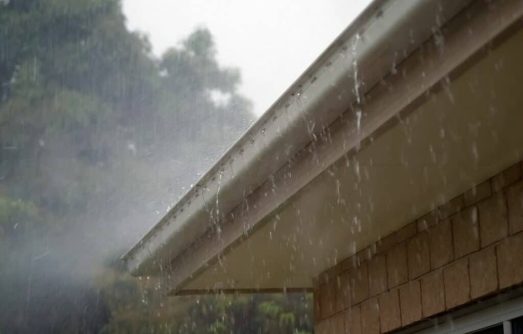 heavy rain on a roof, what to do if it is leaking